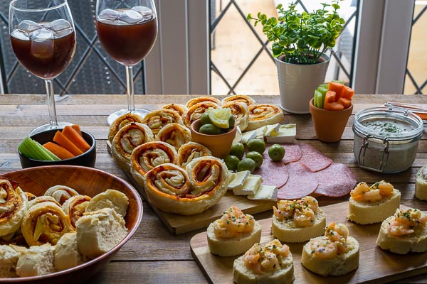 Apéritif maison - Prepare a French aperitif with some typical nibbles