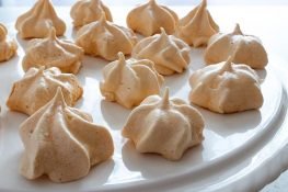 How to make French meringue